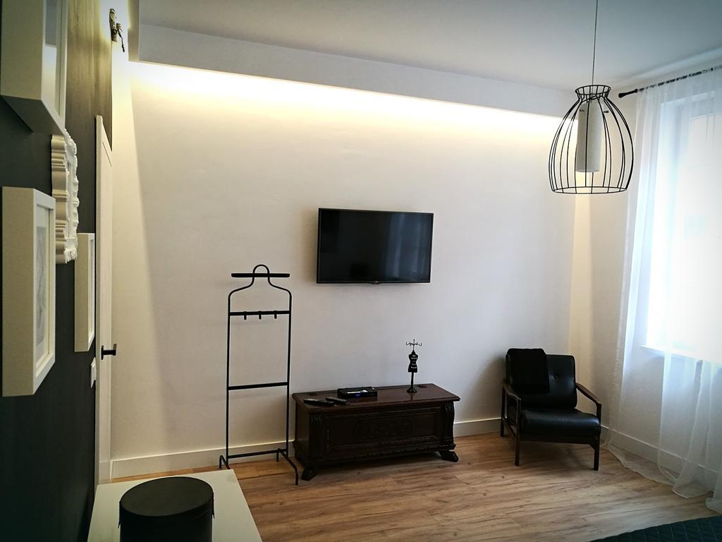 Black&White Apartment- Wierzbowa 5 Poznan Ngoại thất bức ảnh