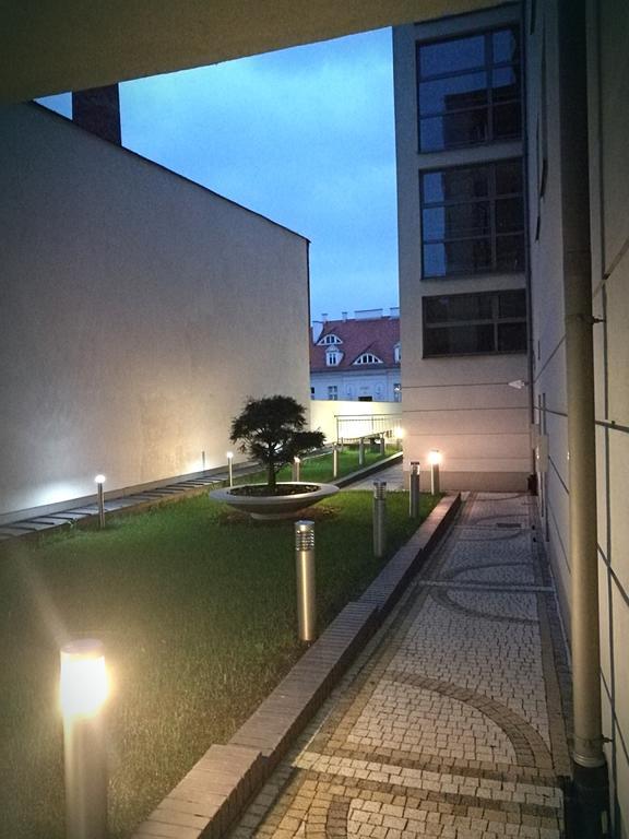Black&White Apartment- Wierzbowa 5 Poznan Ngoại thất bức ảnh