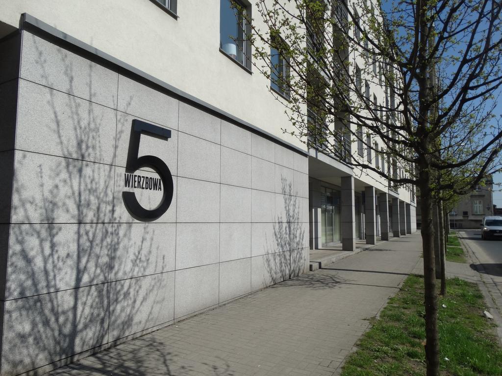 Black&White Apartment- Wierzbowa 5 Poznan Ngoại thất bức ảnh