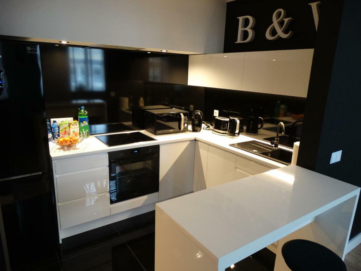 Black&White Apartment- Wierzbowa 5 Poznan Ngoại thất bức ảnh