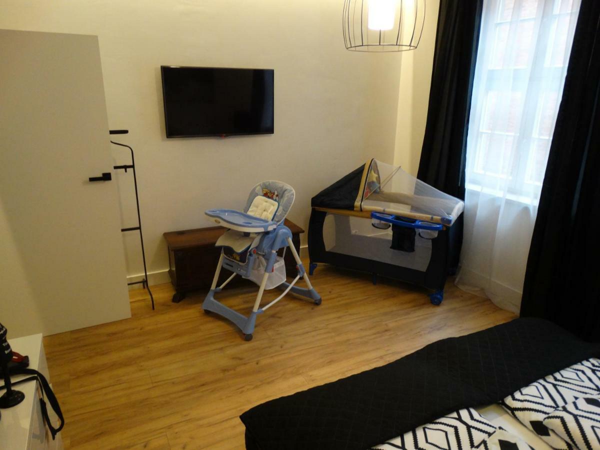 Black&White Apartment- Wierzbowa 5 Poznan Ngoại thất bức ảnh