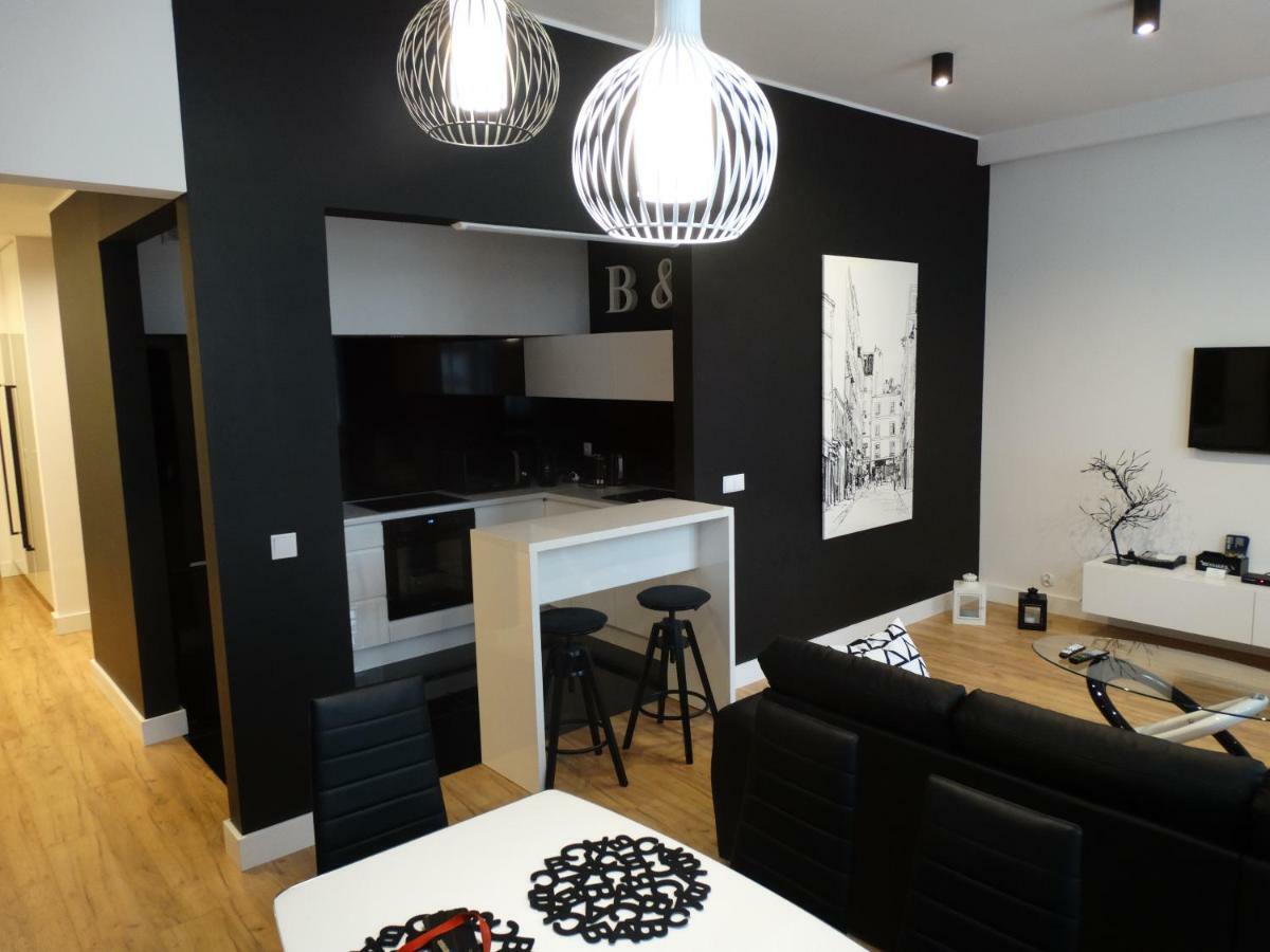 Black&White Apartment- Wierzbowa 5 Poznan Ngoại thất bức ảnh