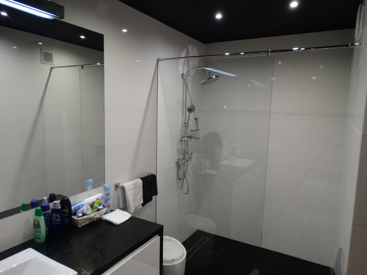 Black&White Apartment- Wierzbowa 5 Poznan Ngoại thất bức ảnh